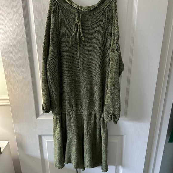 💗5 for $15💗 Knit Green Romper Xenia Boutique OS - Picture 3 of 8